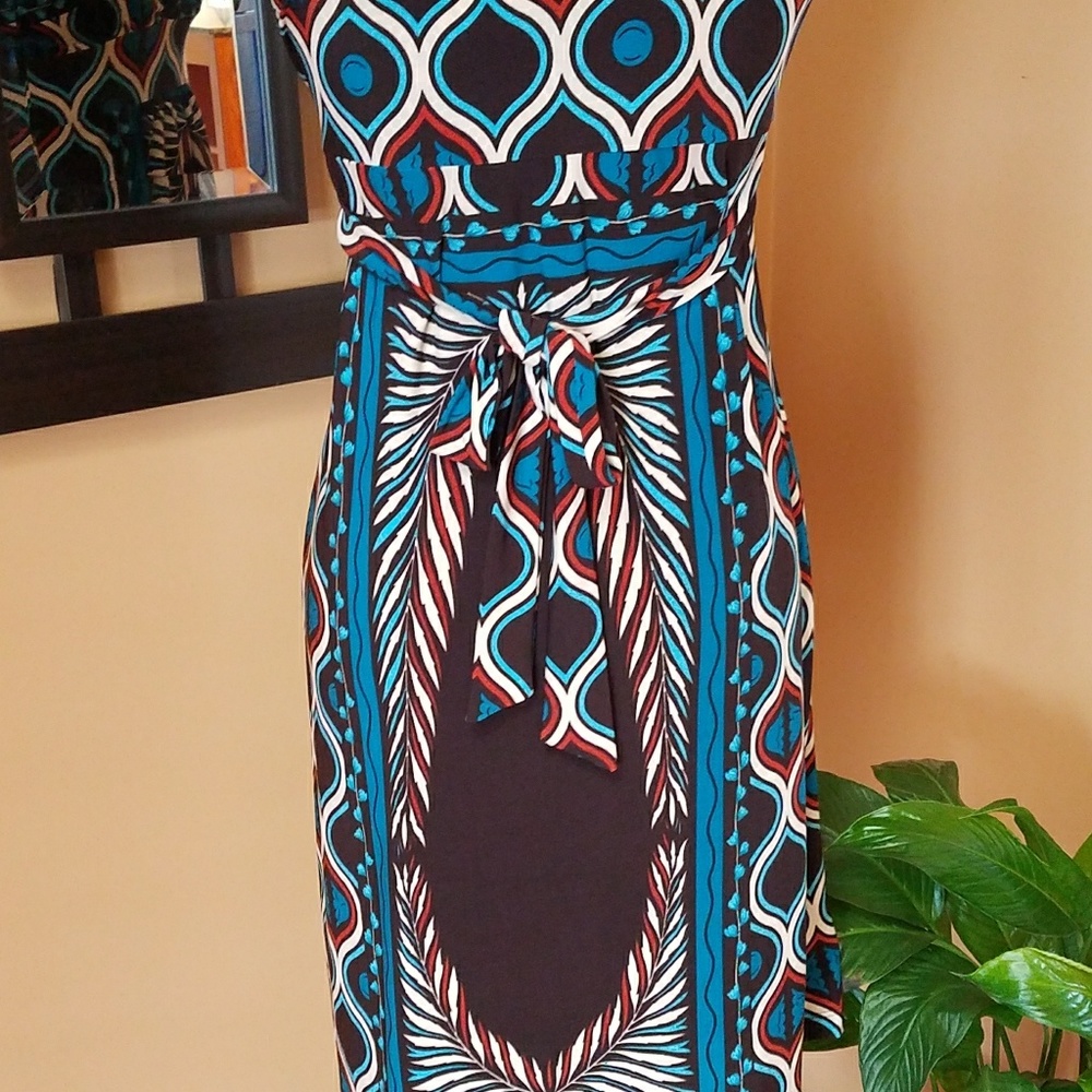 BLUE, BROWN, & WHITE GORGEOUS TRIBAL PATTERN DRESS! - Picture 7 of 8